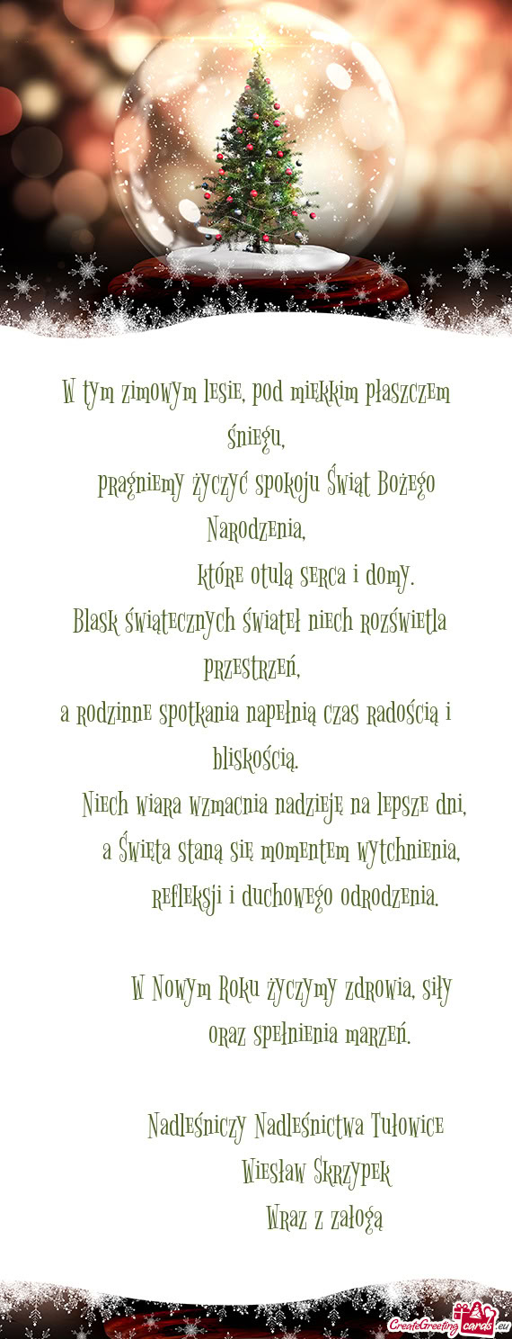 W tym zimowym lesie, pod miękkim płaszczem śniegu